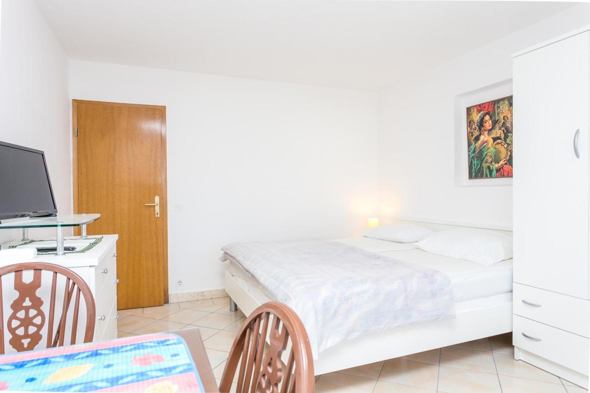 Seaside Apartments With A Swimming Pool Okrug Gornji, Ciovo - 11374 Trogir Exterior photo