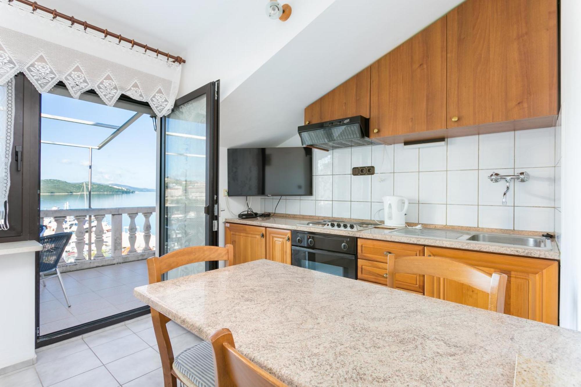Seaside Apartments With A Swimming Pool Okrug Gornji, Ciovo - 11374 Trogir Exterior photo