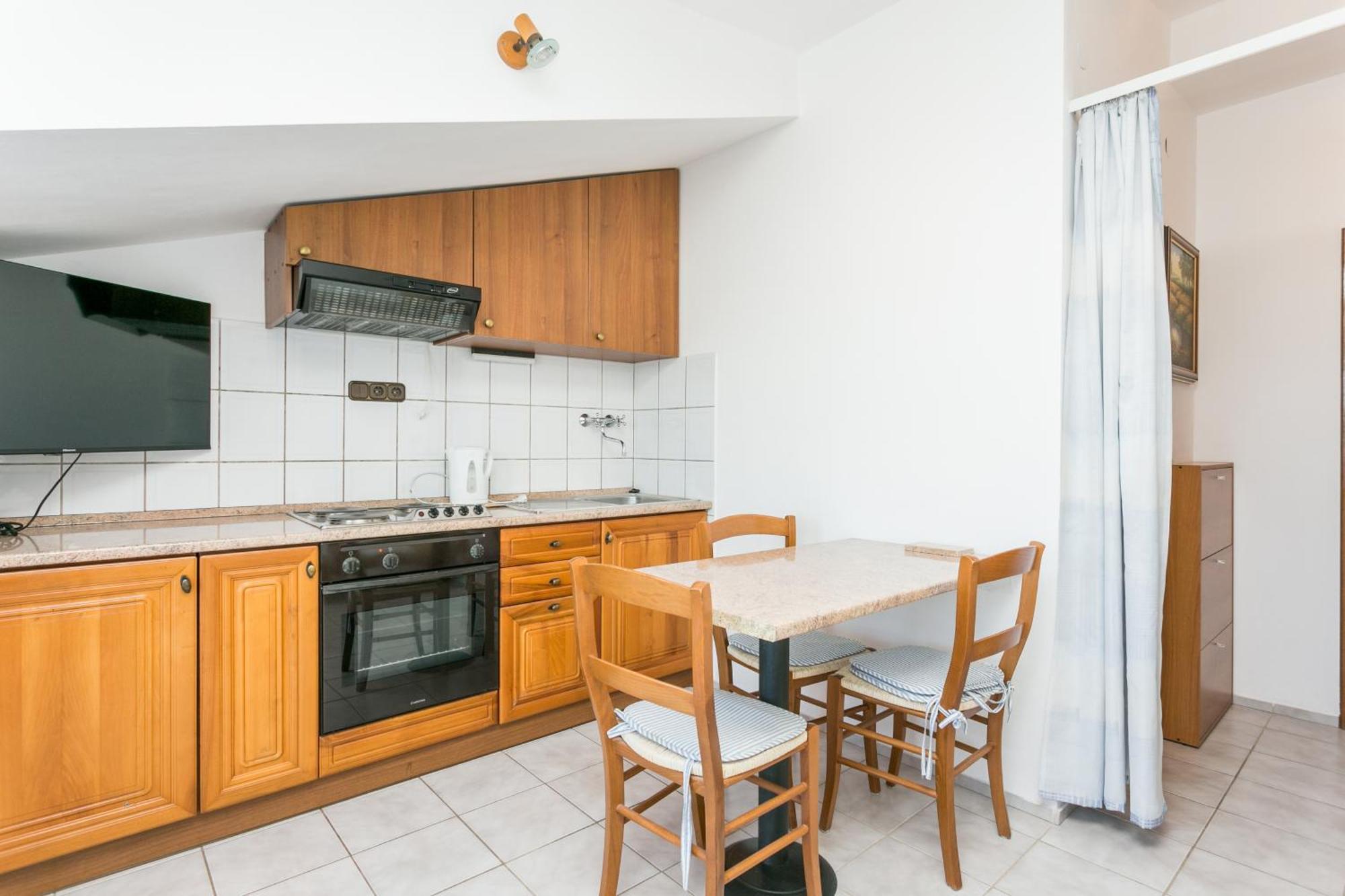 Seaside Apartments With A Swimming Pool Okrug Gornji, Ciovo - 11374 Trogir Exterior photo