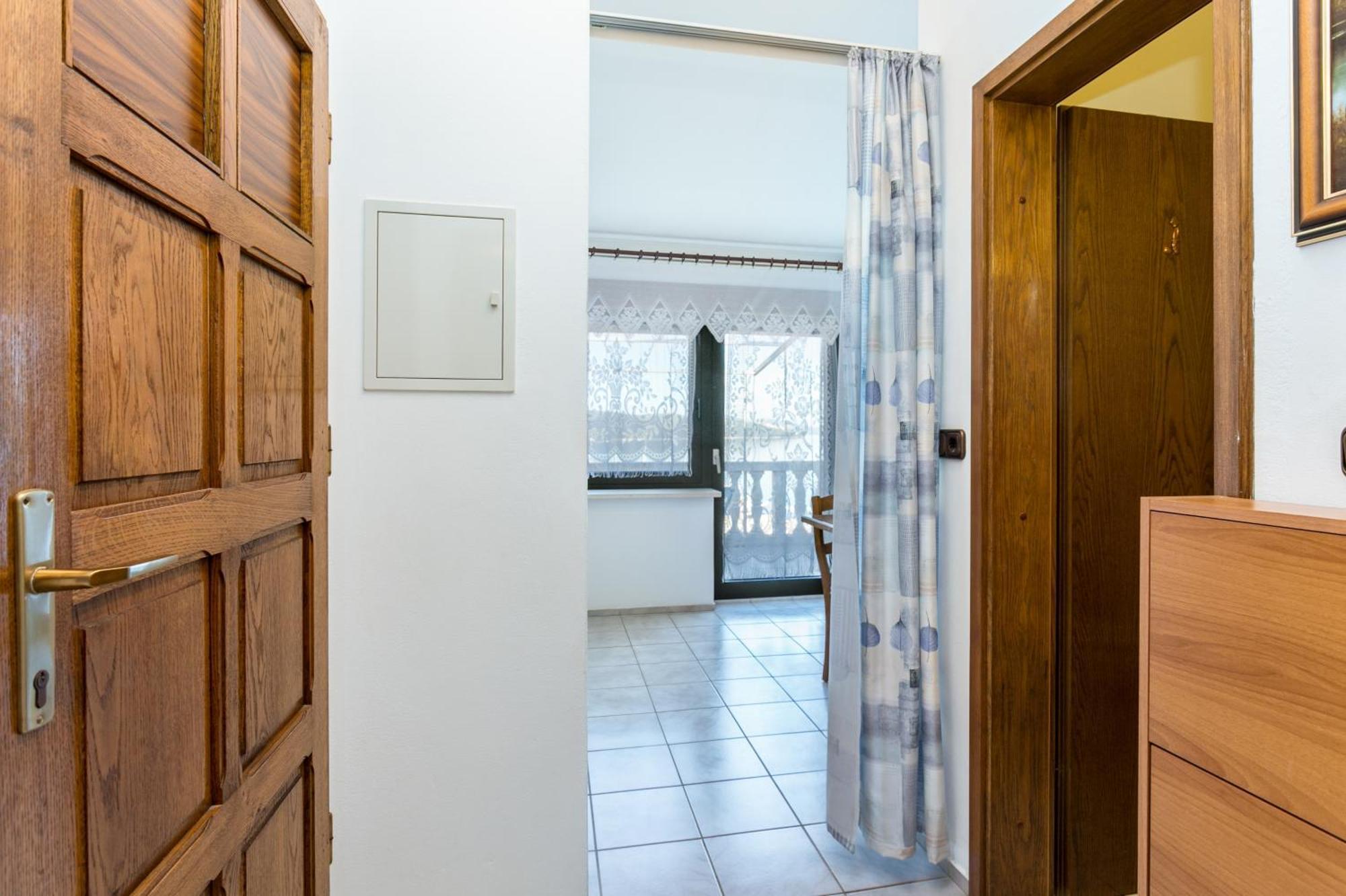 Seaside Apartments With A Swimming Pool Okrug Gornji, Ciovo - 11374 Trogir Exterior photo