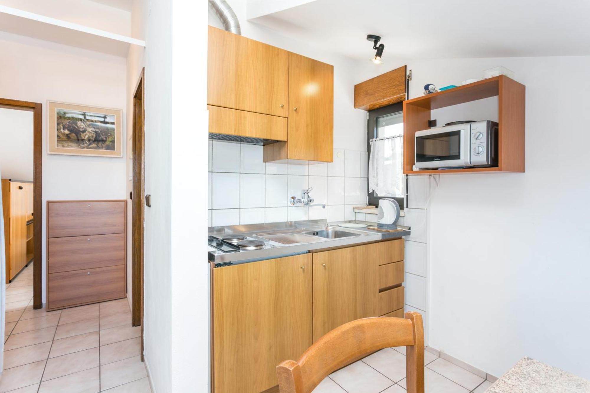 Seaside Apartments With A Swimming Pool Okrug Gornji, Ciovo - 11374 Trogir Room photo
