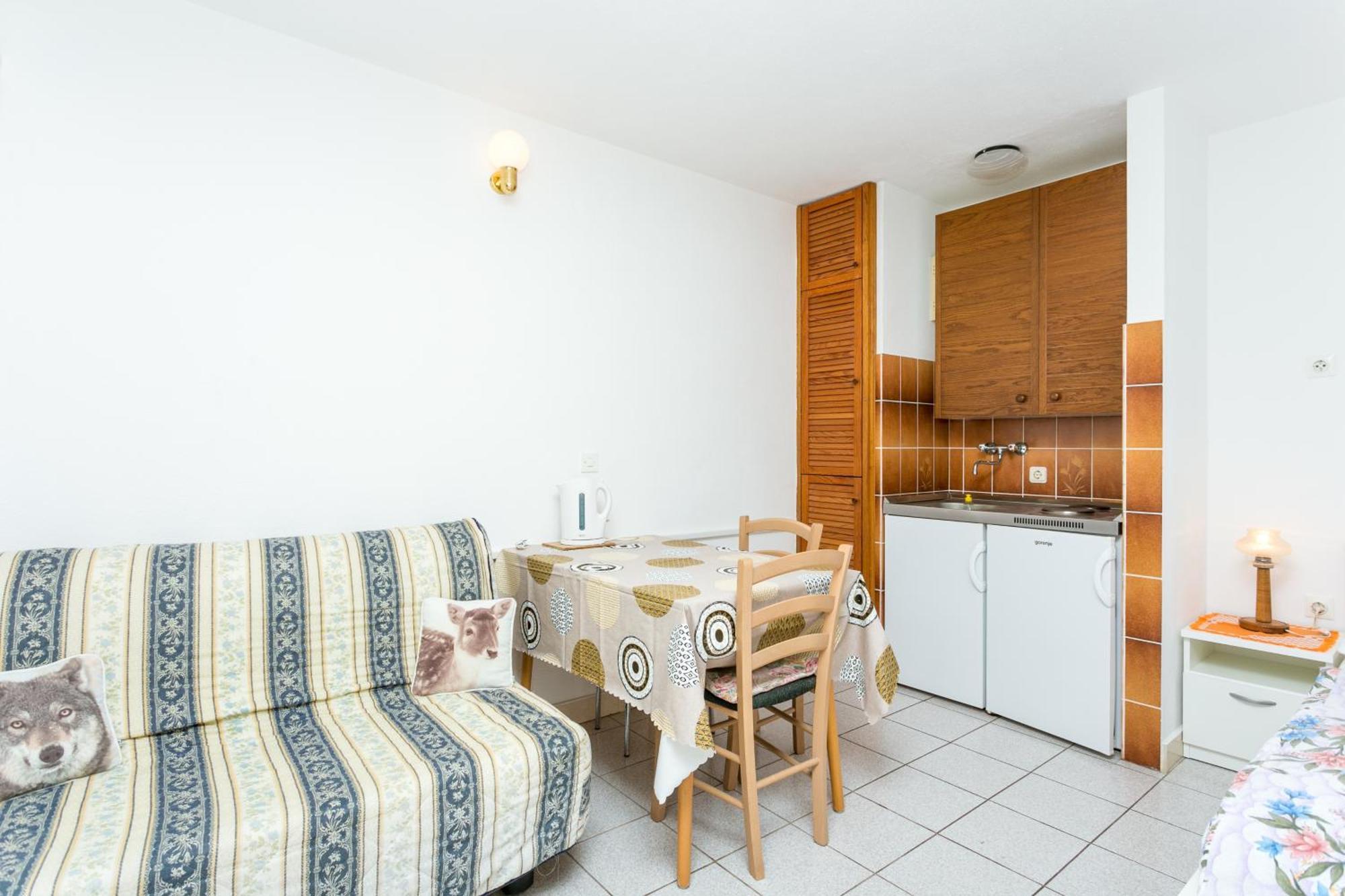 Seaside Apartments With A Swimming Pool Okrug Gornji, Ciovo - 11374 Trogir Exterior photo