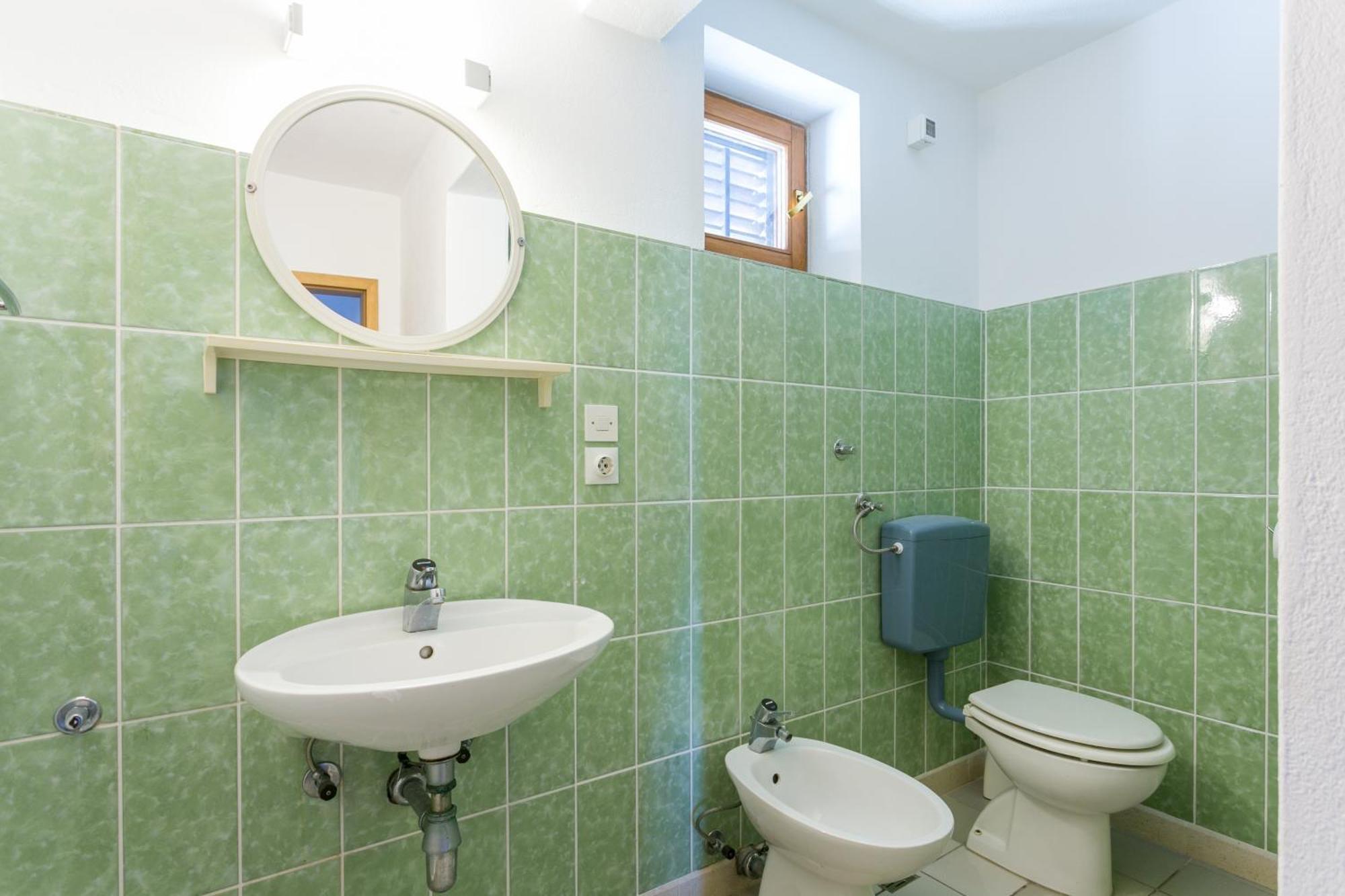 Seaside Apartments With A Swimming Pool Okrug Gornji, Ciovo - 11374 Trogir Room photo